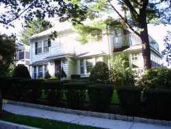 25 Shornecliffe Rd, Newton, MA 02458 exterior