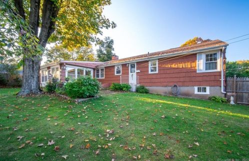 261 Sisk St, Middletown, CT 06457 exterior