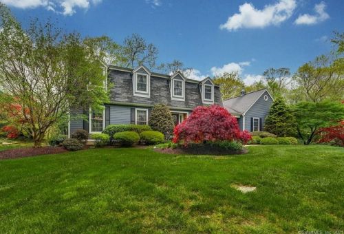31 Copper Penny Ln, Huntington, CT 06484 exterior