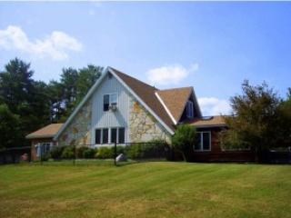 162 Frisbie Hill Rd, Castleton, VT 05735 exterior