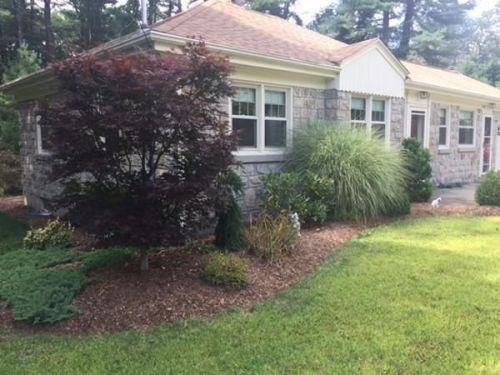 470 Newman Ave, Seekonk, MA 02771 exterior