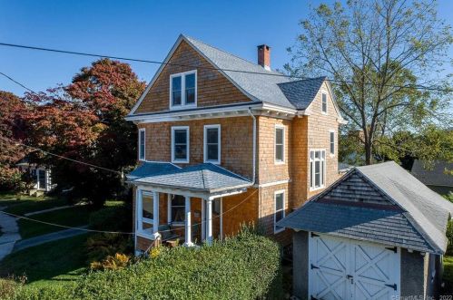 56 Bellevue Pl, United-States-Coast-Guard-Ac, CT 06320 exterior