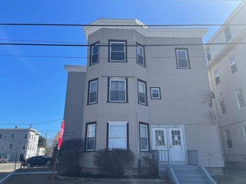 369 Burnside Ave, Woonsocket, RI 02895 exterior