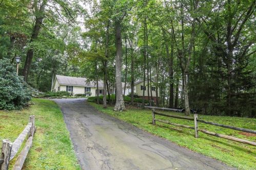 102 Laurel Grove Dr, Higganum, CT 06441 exterior