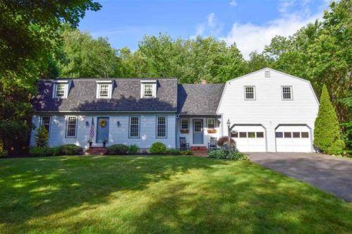 579 Shore Dr, Laconia, NH 03246 exterior