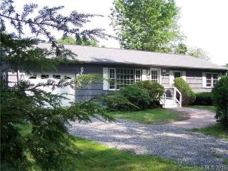 284 Quasset Rd, Woodstock, CT 06281 exterior