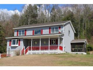 20 Pine Ridge Ln, Hinsdale, NH 03451 exterior