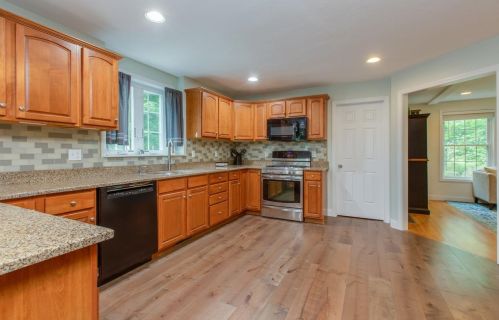 44 Old Gage Hill Rd, Pelham, NH 03076 exterior
