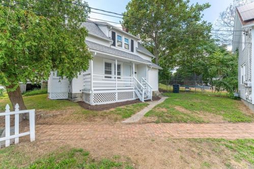 7 Denison Ave, United-States-Coast-Guard-Ac, CT 06320 exterior