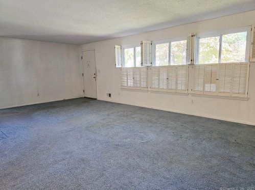 1211 Farmington Ave, Hartford, CT 06107 exterior