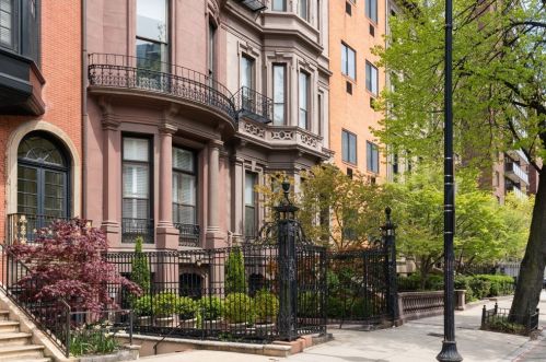 190 Beacon St, Roxbury-Xing, MA 02467 exterior