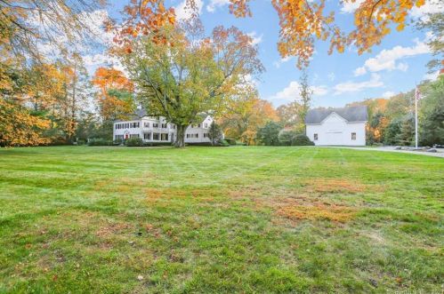 152 Michigan Rd, New Canaan, CT 06840 exterior