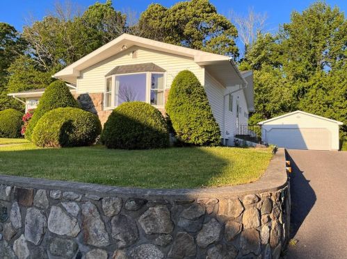 3 Wilgis Dr, Westerly, RI 02891 exterior