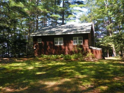 106 2Nd St, Winchendon, MA 01475 exterior