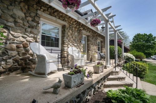 9 Boie Ave, Amesbury, MA 01913 exterior