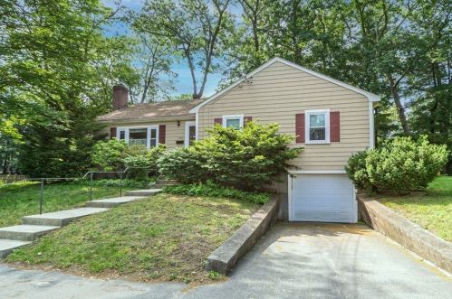 393 Hillcrest Rd, Needham, MA 02492 exterior