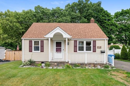 51 Lenox St, Manchester, CT 06040 exterior