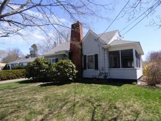 14 Black Point Rd, Niantic, CT 06357 exterior