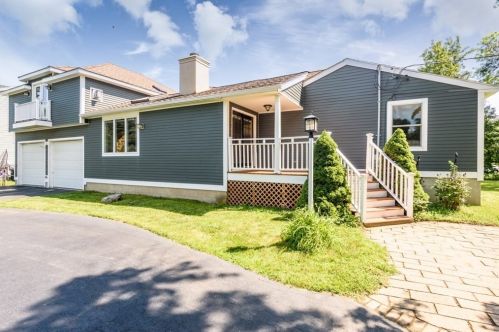 27 Lavalley Ln, Plum Island, MA 01950 exterior