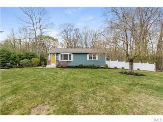 10 Crestwood Pl, Huntington, CT 06484 exterior