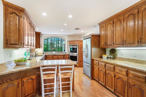 17 Koper Ln, Pelham, NH 03076 exterior