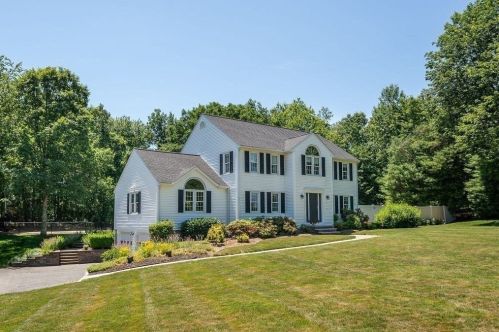 17 Beaumonts Pond Dr, Foxborough, MA 02035 exterior