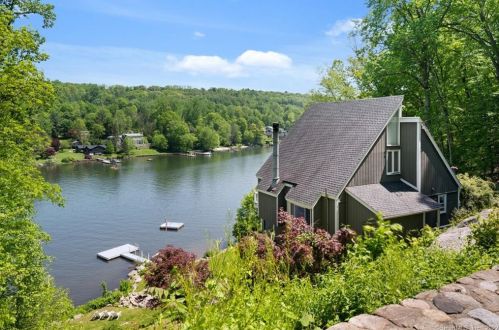 21 Wagon Wheel Rd, Sherman, CT 06784 exterior