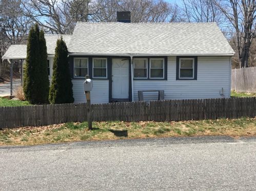 225 Hinckley Rd, Hyannis, MA 02601 exterior