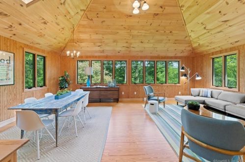 25 Mudge Pond Rd, West Woods, CT 06069 exterior