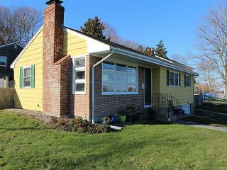 6 High St, Middletown, RI 02840 exterior