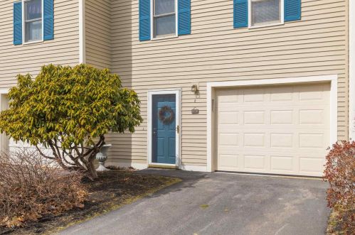 8 Fords Landing Dr, Dover, NH 03820 exterior