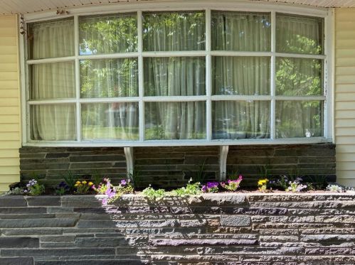 10 Maxine Rd, Bristol, CT 06010 exterior