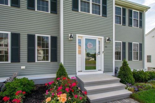 43 Mceachron Dr, Stoughton, MA 02072 exterior