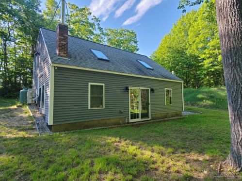 407 Hebron Rd, South-Paris, ME 04281 exterior