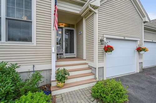 92 Grey Hawk Dr, Mashpee, MA 02649 exterior