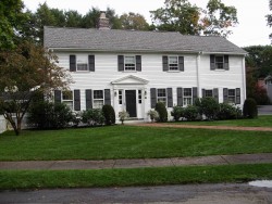 90 Neshobe Rd, Newton, MA 02468 exterior
