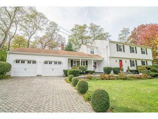 6 Ridgeland Rd, Barrington, RI 02806 exterior