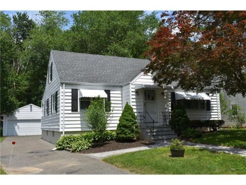 400 Dexter Dr, Bridgeport, CT 06606 exterior