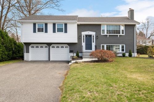 40 Rachel St, Woonsocket, RI 02895 exterior