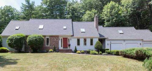 2 Faith Rd, Windham, NH 03087 exterior