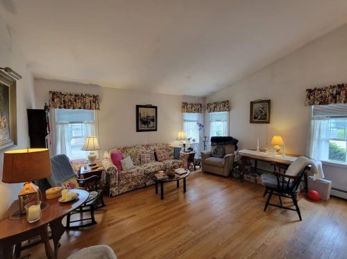 12 York Ave, Westerly, RI 02891 exterior