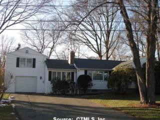 34 Meadow St, Hartford, CT 06114 exterior