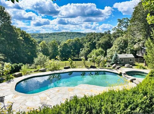 99 Stonecrest Rd, Ridgefield, CT 06877 exterior