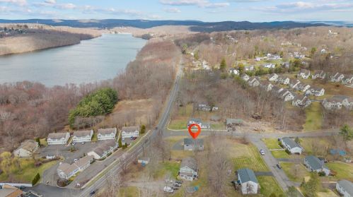 1 Bear Mountain Rd, Danbury, CT 06812 exterior