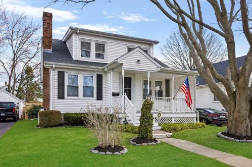 20 Pennacook St, Middletown, RI 02840 exterior