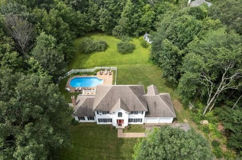 42 Ethan Allen Rd, Litchfield, CT 06759 exterior