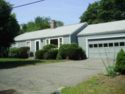 5 Village Cir, Newton, MA 02459 exterior