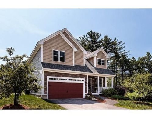 4 Mohegan Pl, Graniteville, MA 01886 exterior