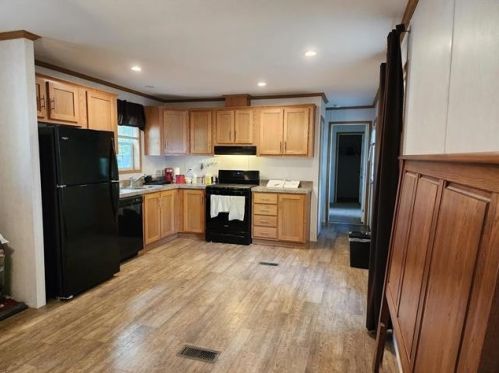 51 Skyline Dr, Concord, NH 03303 exterior