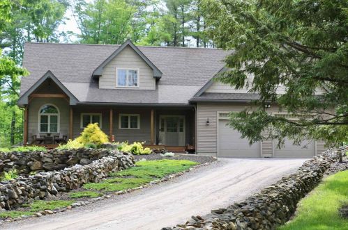 1032 Black Brook Rd, Goffstown, NH 03046 exterior